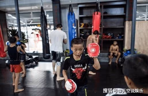 《八角籠中》真實故事的結局是什麼?《八角籠中》向騰輝對應的原型又是誰?
