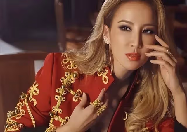 3天前,歌星李玟輕生離世,死因眾說紛紜,姐姐發文稱:並非自盡