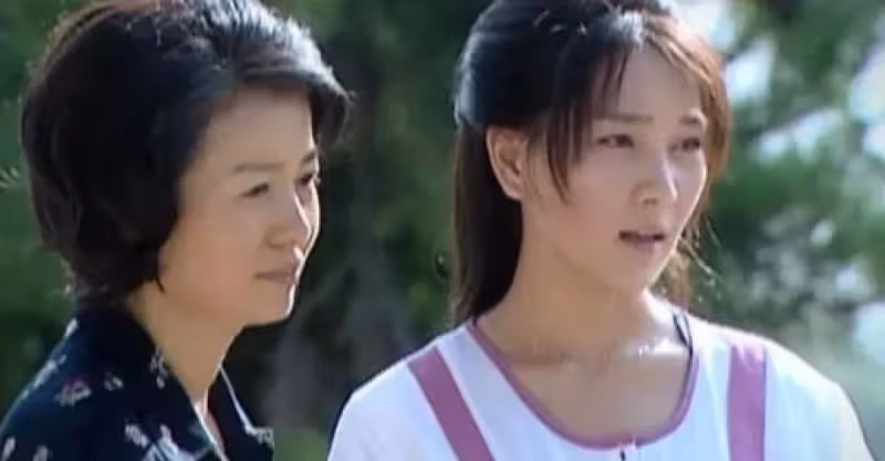 貼錢帶孫三年，兒媳訓我象訓孫子，老伴帶我走，如今兒媳求我回去