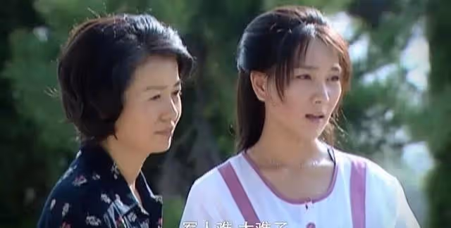 貼錢帶孫三年，兒媳訓我象訓孫子，老伴帶我走，如今兒媳求我回去