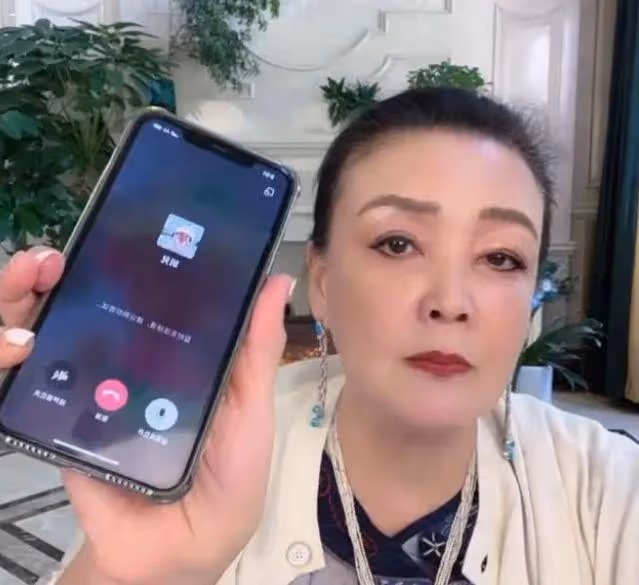 汪小菲兒女疑已回北京,張蘭曬孩子海洋館遊玩近照,S媽一同前往