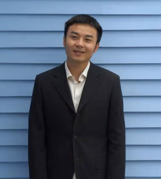 49歲汪涵近照曝光,鬍子拉碴模樣滄桑,嘴裡一直嚼檳榔引熱議