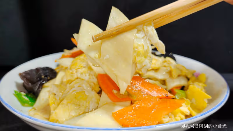 韭菜靠邊站,原來雞蛋和它更配!好營養、賽人參,隨手炒一炒,專治天熱沒胃口