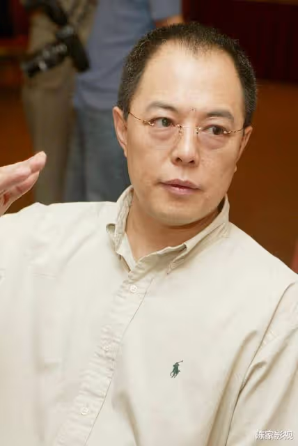 明明是華人巨星,最後都改身份變成了外國人,尤其是名氣最大的李連杰,是叛徒