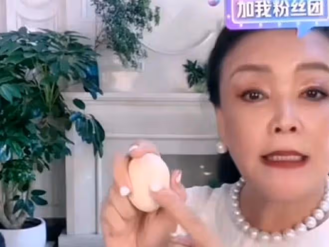 7月9日,具俊曄被曝大瓜!張蘭在直播間裡對著一萬多網友說他跑路