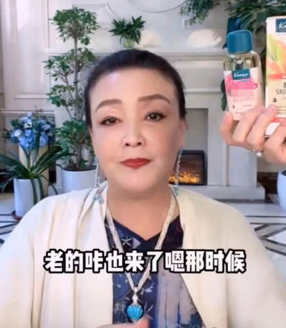 張蘭再曝大瓜,稱S媽曾對汪小菲父親情有獨鍾,與女員工爭風吃醋