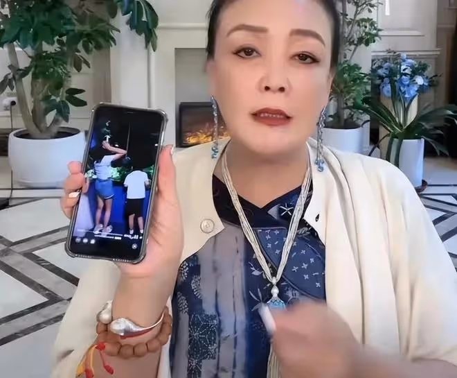 終於歸來!張蘭曬孫子孫女游北京照片,接回孩子最大功臣讓人意外