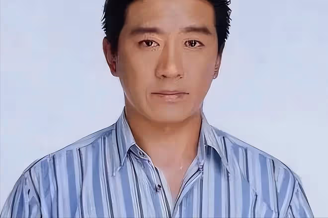 丁勇岱:對趙雪華一見鍾情,結婚37年零緋聞,如今兒子成心病