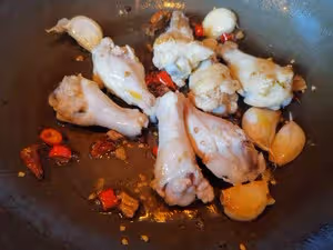 雞翅根燉土豆