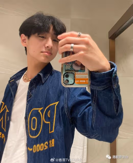 58歲羅霖兩子愈大愈俊朗!大仔似劉俊謙17歲細仔漸甩少年味