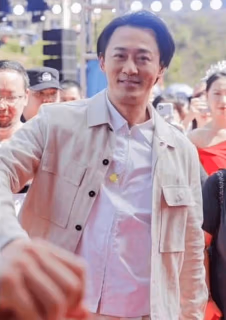 林峯內地登台近照曝光!被指髮際線後移,顯現老態!