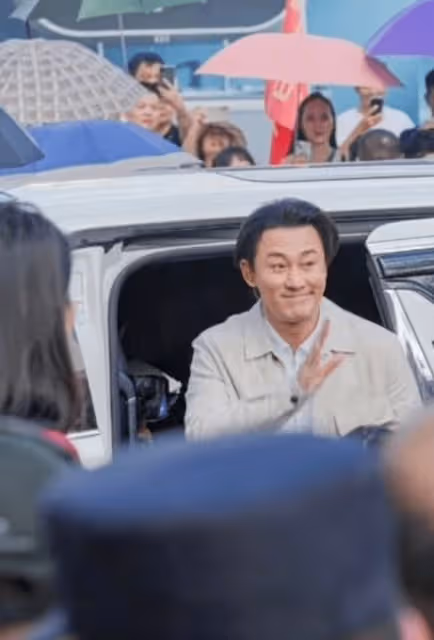 林峯內地登台近照曝光!被指髮際線後移,顯現老態!