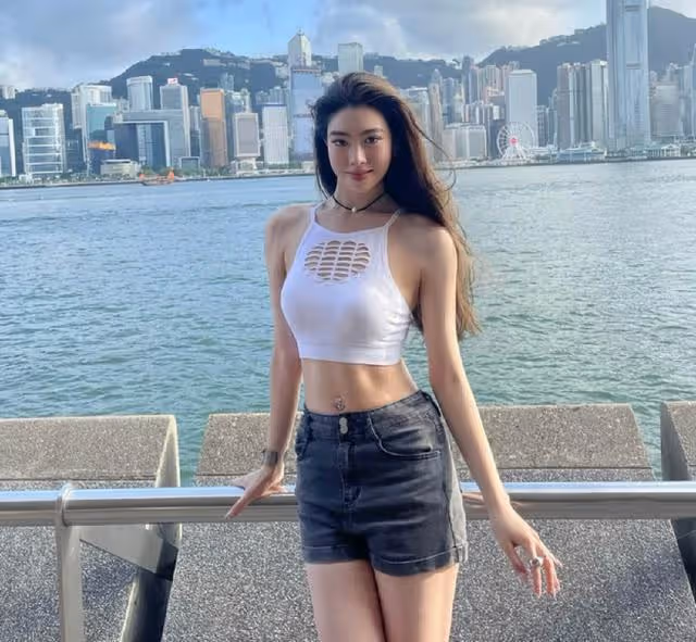 突發!高顏值混血港姐發文宣布退賽,身材豐滿長相酷似王祖賢