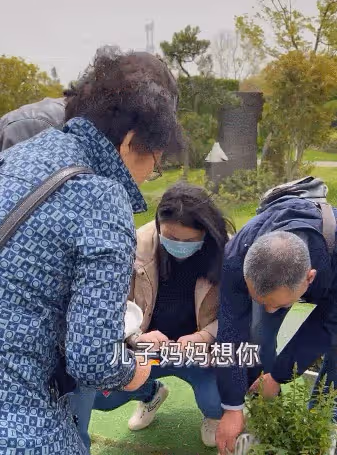 喬任梁父親中毒住院，首次解釋做短視頻原因，承認自己需要流量
