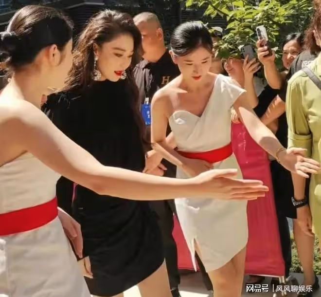 同框不可怕,誰老誰尷尬!「雙張」比美全程無交流,生圖狀態反差大