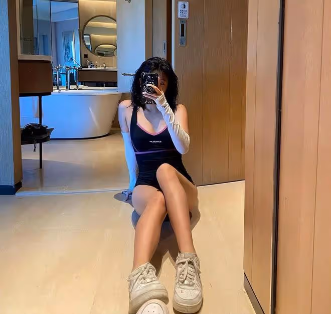 賈靜雯18歲大女兒曬近照，梧桐妹濃妝艷抹戴鼻環，成熟有個性