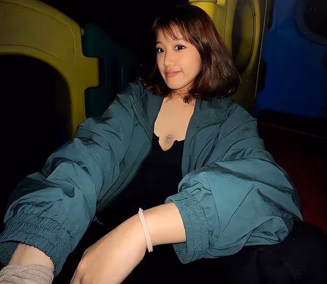 賈靜雯18歲大女兒曬近照，梧桐妹濃妝艷抹戴鼻環，成熟有個性