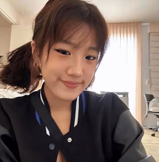賈靜雯18歲大女兒曬近照，梧桐妹濃妝艷抹戴鼻環，成熟有個性