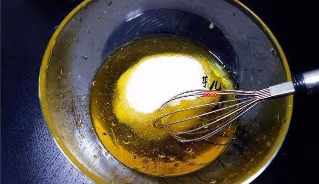 桃酥不用外面買,這方法和配方簡單美味,快收好,學會天天在家吃~