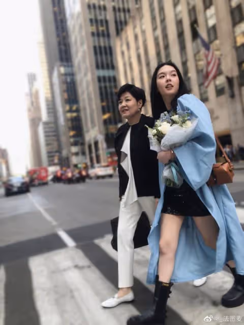 李詠21歲女兒演員出道,高學歷精通五國語言,高顏值被贊電影臉