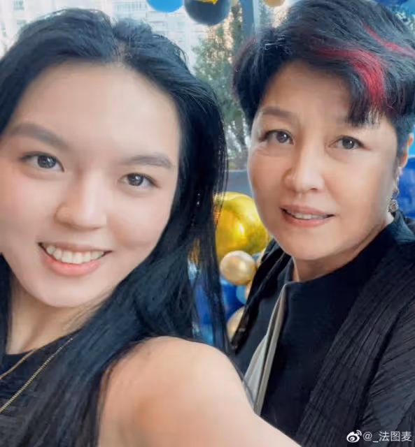 李詠21歲女兒演員出道,高學歷精通五國語言,高顏值被贊電影臉