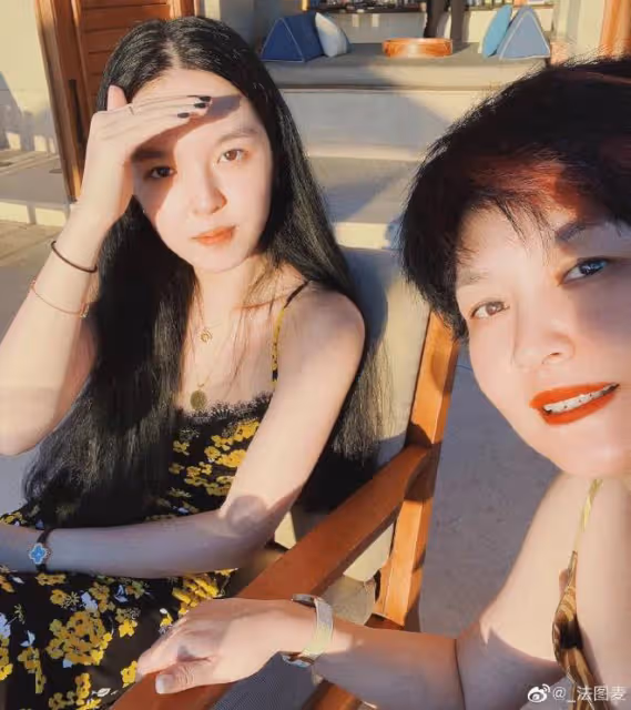 李詠21歲女兒演員出道,高學歷精通五國語言,高顏值被贊電影臉