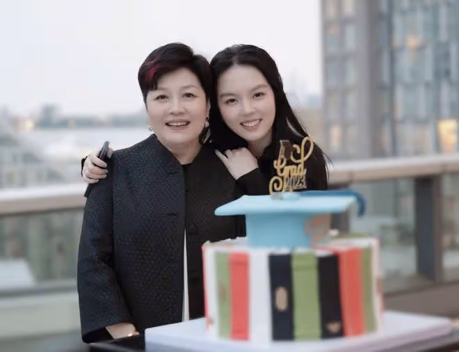 李詠21歲女兒回中國發展!法圖麥正式出道當演員,精通五種語言