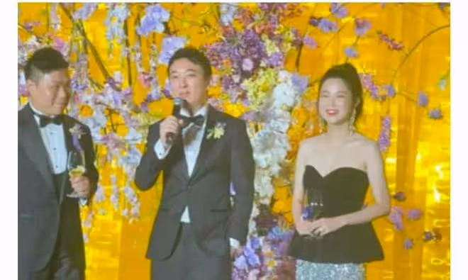 王健林:看不到希望了?王思聰再一次當伴郎,女友成群就是不結婚