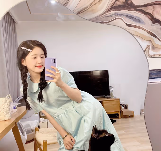 微胖+圓臉如何穿?趙露思10套甜美顯瘦搭配教會你