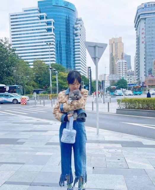 徐夢潔又「談戀愛」了,溫柔又甜美的搭配,看起來非常養眼