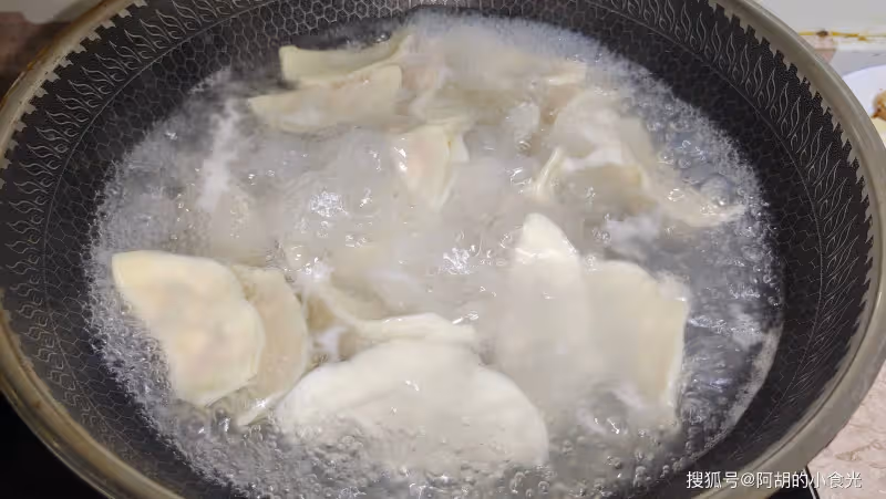 頭伏吃餃子,這個餡才是首選!汁多味美、一口一個好解饞,5塊錢全家吃到滿足