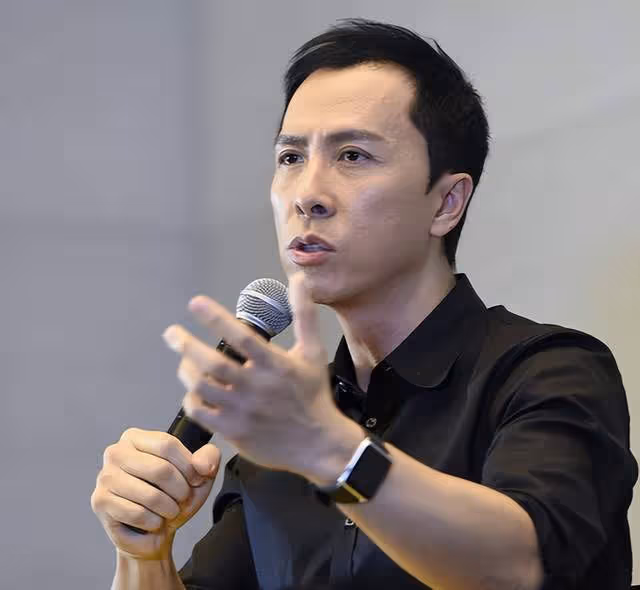 甄子丹喊話王寶強:你的代表作是什麼?王寶強的回覆笑翻全場