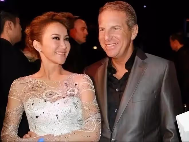 李玟去世第6天，外籍老公出軌現場照曝光，找律師爭遺產推翻遺囑