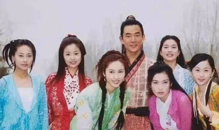 當42歲張柏芝跟51歲黎姿站在一起,我才徹底明白誰是香港第一美女