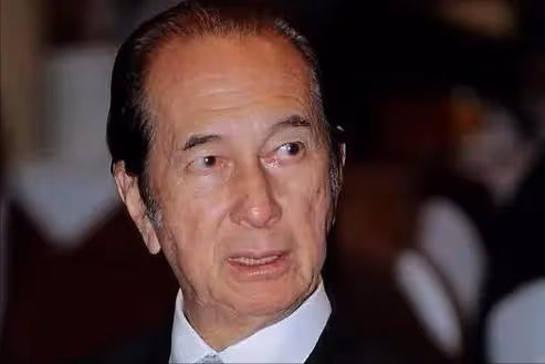 徹底放下過去!60歲何超瓊喜迎「第二春」!與男友貼臉擁吻秀恩愛