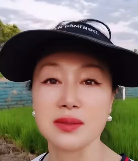 王姬稱演員是天底下最累心的工作!言論引爭議,本人忙發視頻解釋
