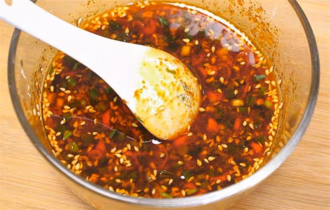餃子蘸汁只放醋?教你在家做萬能蘸料汁,蘸啥都好吃