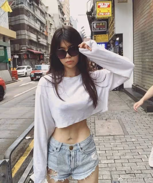 放棄女子事業，她靠健身練出犯規身材，網友：這身材誰能扛得住啊
