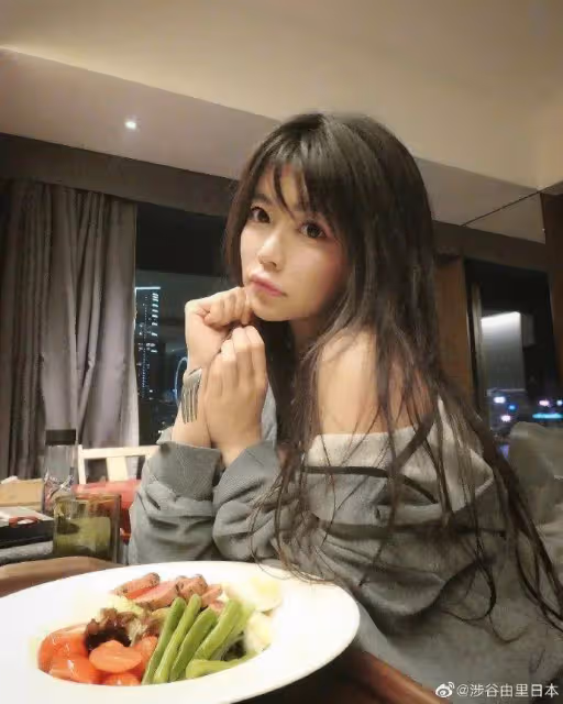 放棄女子事業，她靠健身練出犯規身材，網友：這身材誰能扛得住啊