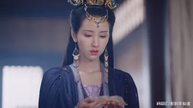 《長月燼明》你想和葉冰裳做朋友嗎，想想丫環嘉卉的下場吧