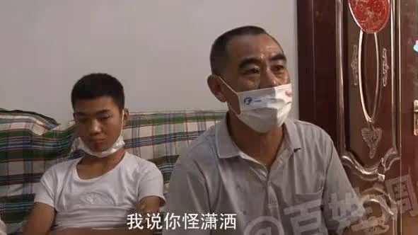 公公嫌兒媳穿著暴露，揚言要把衣服燒掉「都是我兒子掏錢買的」