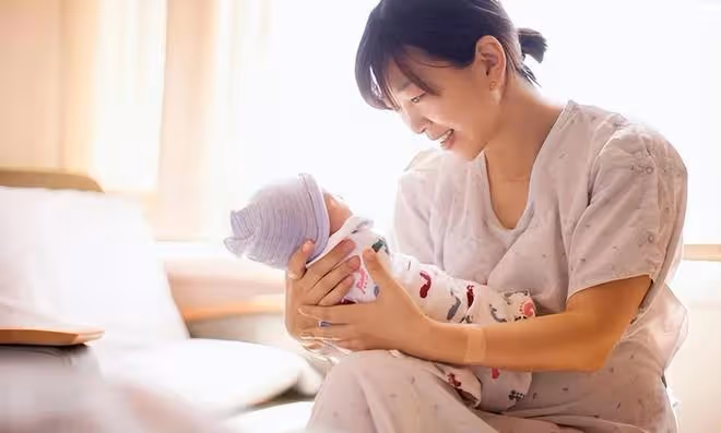 兒媳生二胎要100萬，我拿出存摺兒媳笑著答應，我卻想讓兒子離婚