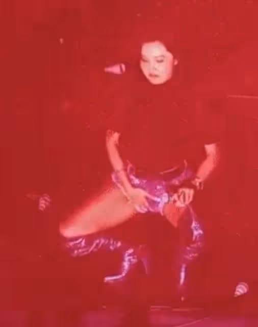 韓星華莎涉演出淫亂罪，在校慶摸下體被家長告發，已牽連多名藝人