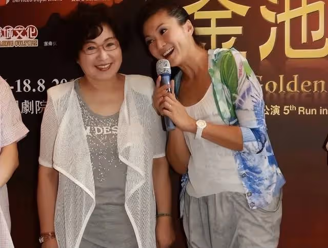 恭喜!48歲TVB老戲骨女兒稱將結婚,曾有兩段婚史,男方高大有型