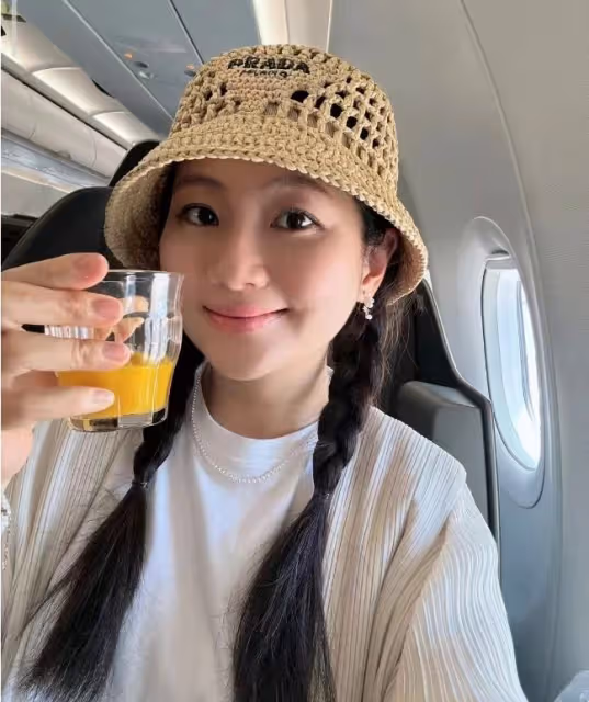 Selina分享產前最後一次旅行，挺孕肚穿泳裝，肚大如籮狀態超好