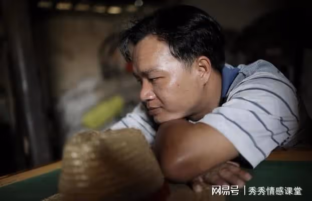 故事:父親再三交代我回村不能開車,參加鄰居喜宴後,我才明白了