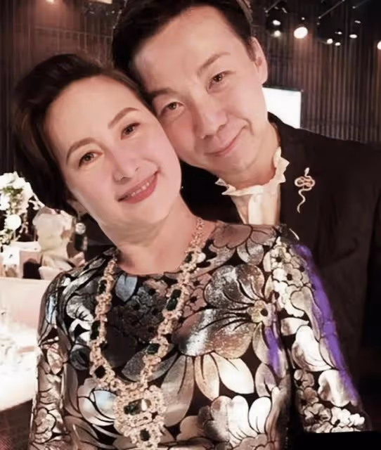網傳60歲何超瓊愛上陳百強表弟，她終究還是沒放下舊愛的牽絆嗎