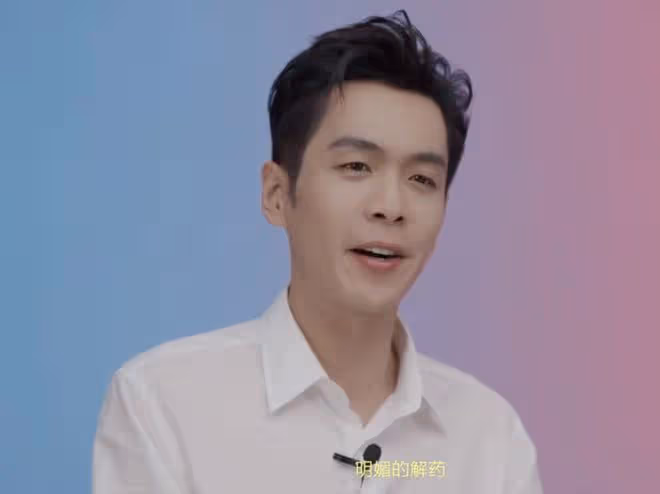 張若昀唐藝昕合體拍雜誌，問答環節缺少默契，互相提示被調侃作弊