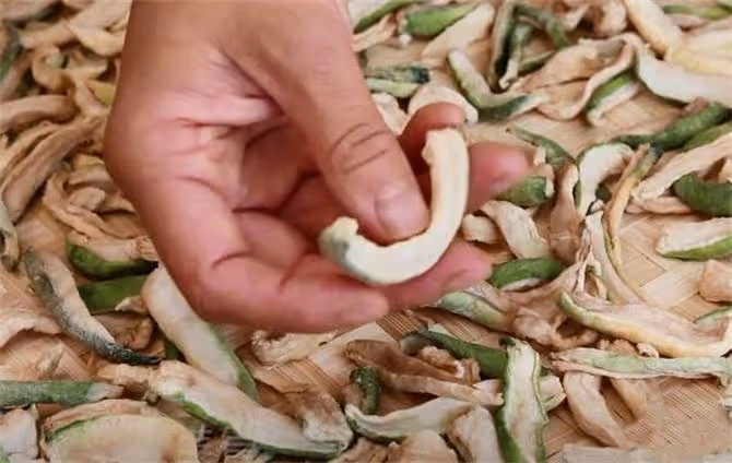 農村秘制腌蘿蔔乾做法,一次腌10斤,香辣脆爽,放一個月都不壞