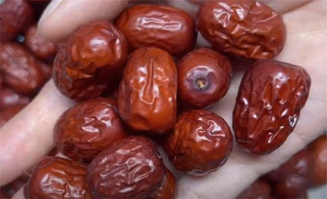 紅棗不要直接吃了，像我這樣三蒸三晾，補血賽阿膠，營養更健康